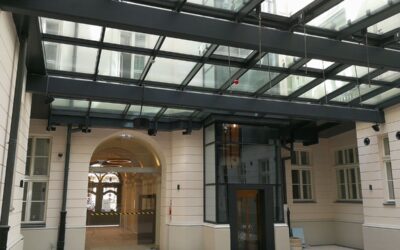 Dziedziniec Kamienic Zabytkowych w Warszawie